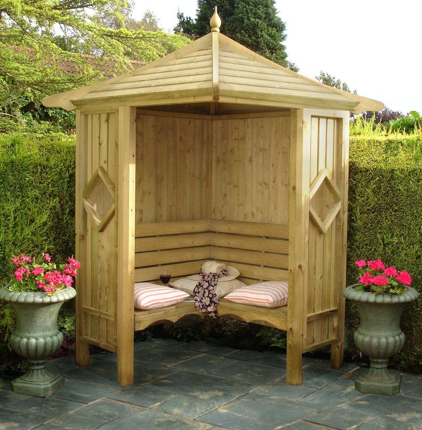 Corner Arbour