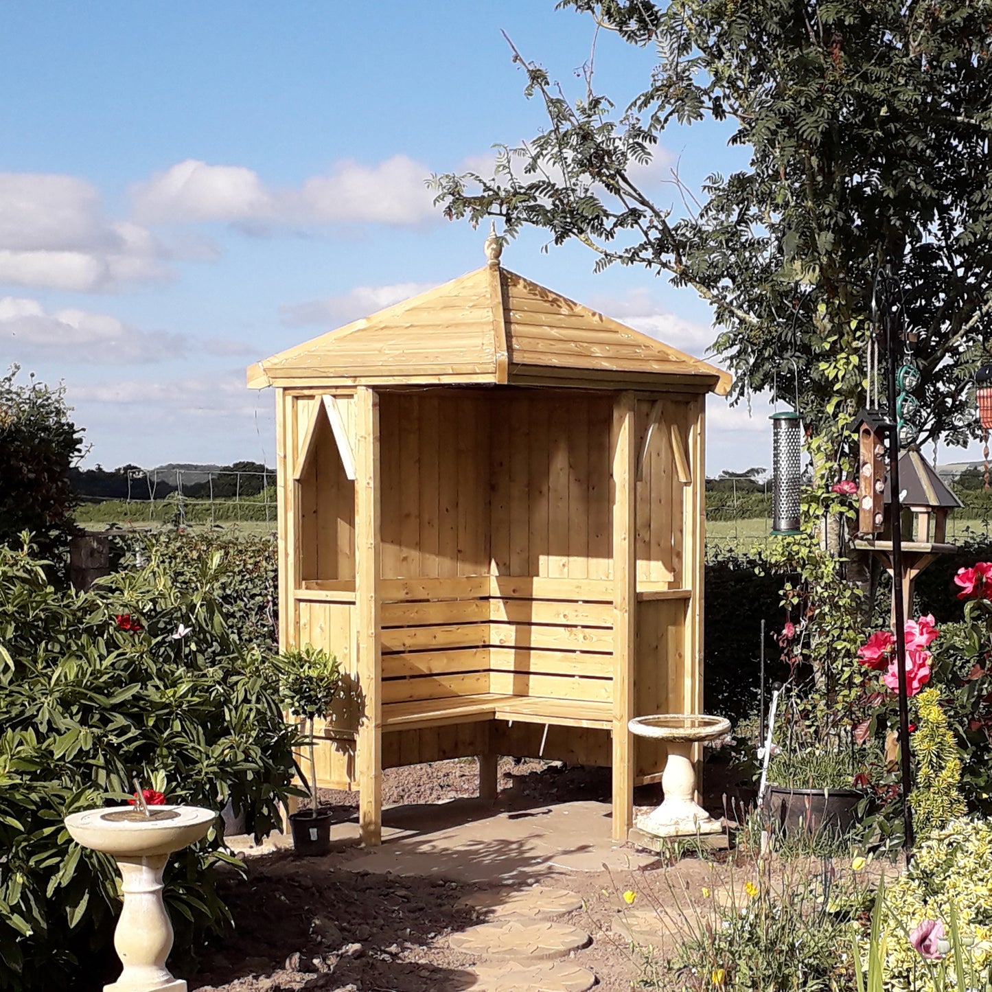 Honeysuckle Corner Arbour