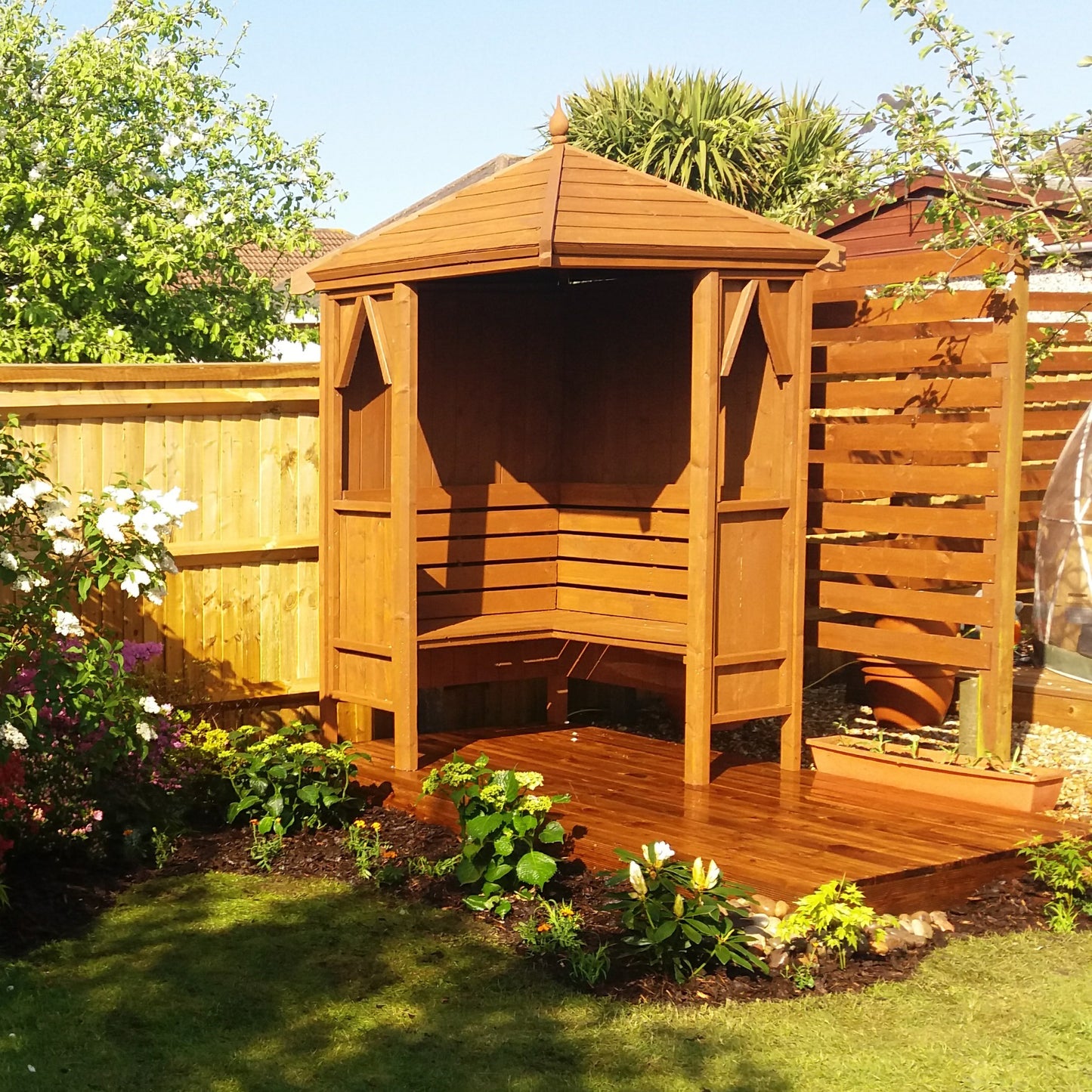 Honeysuckle Corner Arbour